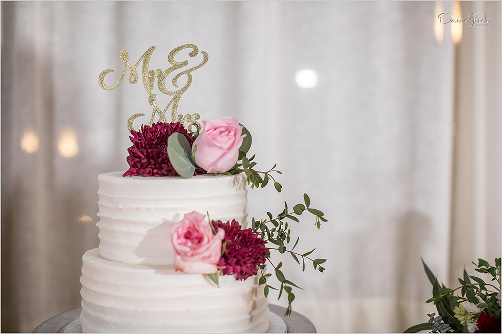 gorgeous wedding cake